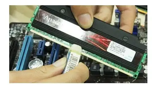 电脑故障🖥黑屏应对指南：教你轻松解决开机无显示问题