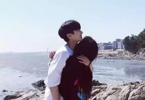 情侣昵称合集💑让爱情更甜蜜的QQ情侣名字推荐，专属你们的小幸福