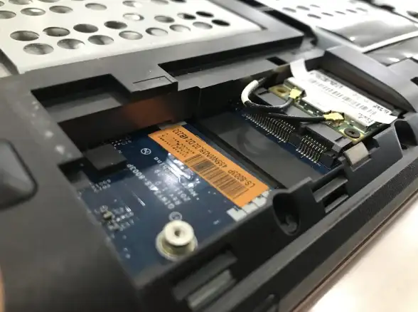 升级指南💻联想笔记本加内存条教程，小鱼手把手教你如何轻松提升电脑性能