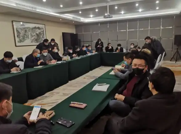 想要高效办公却找不到合适工具？这款企业级移动办公APP让你沟通无忧！