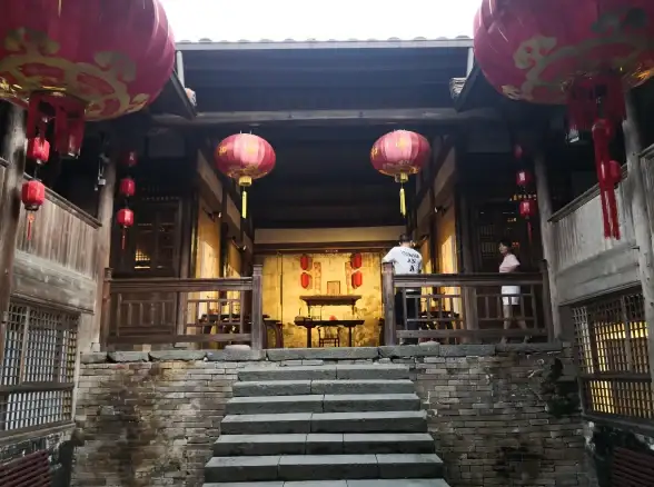 还在为找不到合适的学习资源发愁？英华学堂APP满足你所有需求！