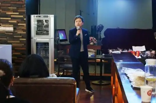 AI智能 创新体验 畅享PS创新体验，安全合规工具帮你解锁更多功能