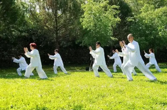 谁说手机不能当电脑用？青椒云电脑APP让你随时随地高效办公、畅爽游戏！
