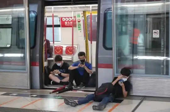 在香港出行还在为路线发愁？试试MTR港铁APP，精准时间一手掌握！