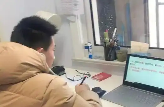 服务器优化|流量管理|如何优化服务器以应对学生流量高峰？