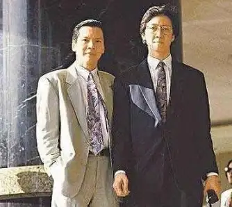 厌倦了无趣的社交圈子？闪现一下APP自由管理兴趣圈，你的地盘你做主！
