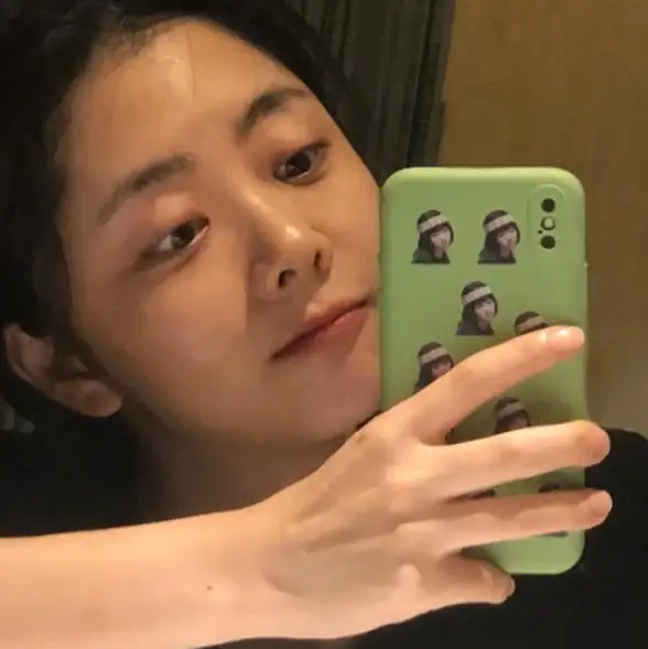 还在为拍照不够美发愁？素颜相机一键提升你的颜值！