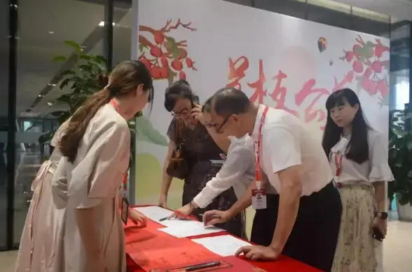 还在手动操控无人机？试试大疆荔枝APP，一键航拍全景不是更智能吗？