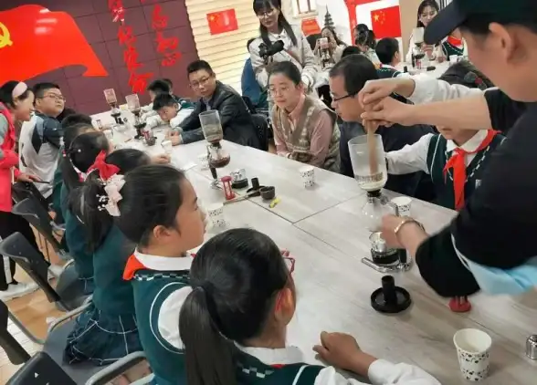 如何轻松培养孩子综合素质？有道卡搭APP的乐高、国际象棋等课程来助力！