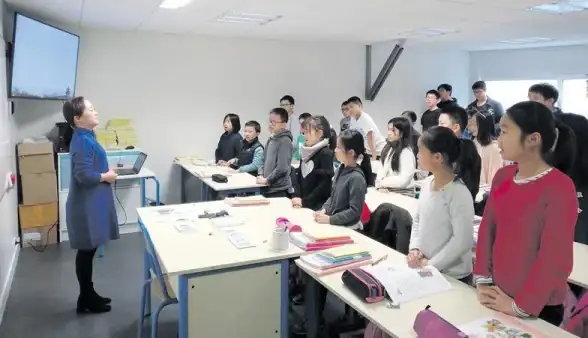 还在为找不到优质课程资源发愁？爱课程APP资深名师授课 互动学习一键搞定！