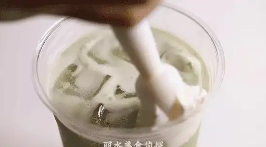 还在为办公效率发愁？试试hi娃哈哈APP，一键搞定打卡审批！