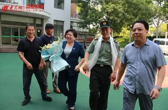 担心错过公交车？淄博出行APP精准预报到站时间，告别漫长等待！