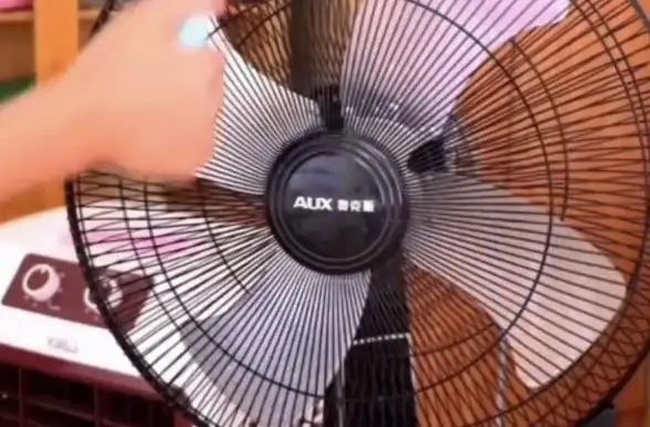 电脑硬件🔧如何安全高效地拆卸CPU风扇全流程解析