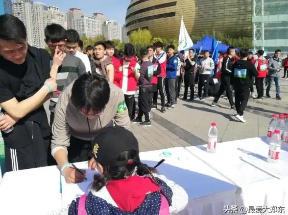 还在为找不到同好交流而烦恼？荣耀俱乐部APP让你与千万粉丝畅快互动！