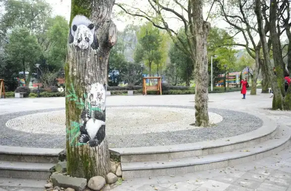 谁说手机绘画不能专业又便捷？熊猫绘画APP的多功能工具和实时协作了解下？