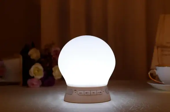 还在为夜间玩手机伤眼烦恼？试试夜间护眼APP，一键调节亮度和色温，轻松防蓝光！