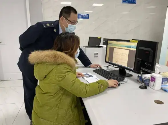 想随时掌握路况、避开拥堵？深蓝汽车App的实时导航和车友互动功能，你体验了吗？
