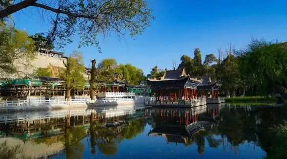 谁说拍照不能又美又时尚？新颜相机一键搞定所有滤镜需求！